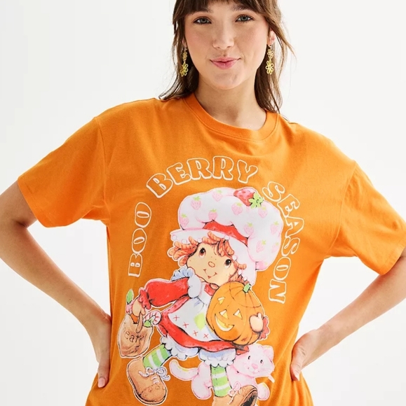 (5 For $25) NWT Strawberry Shortcake Boo Berry Season Oversized Graphic Tee XL - Picture 3 of 8